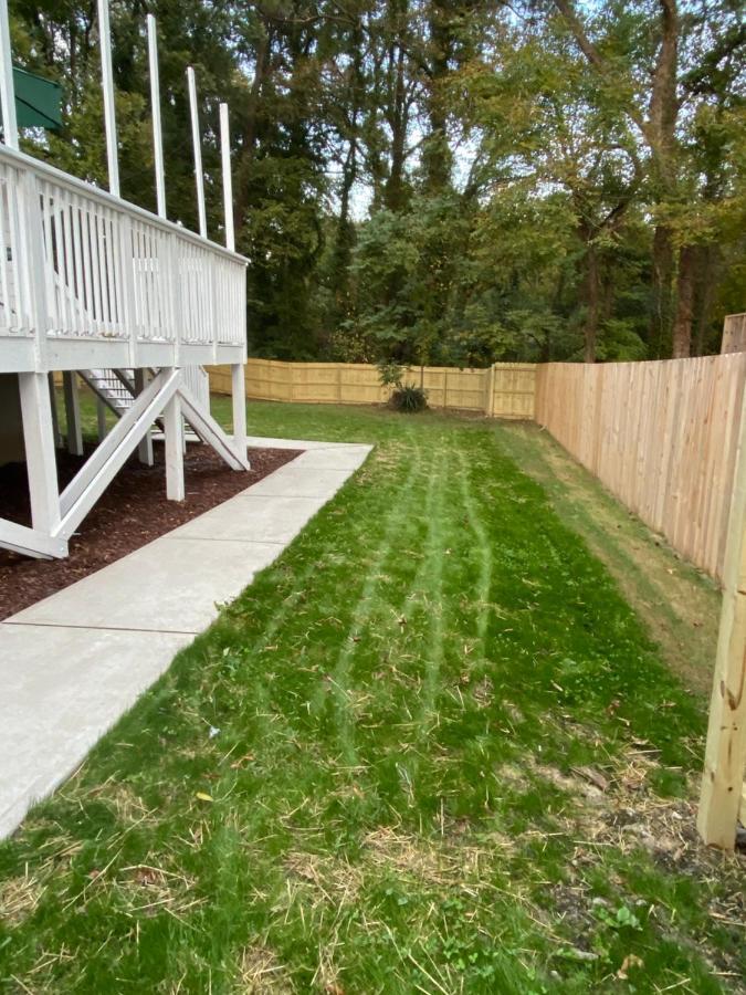 Modern 3-Bedroom, Big Fence Yard, Pets Stay Free Durham Exterior foto
