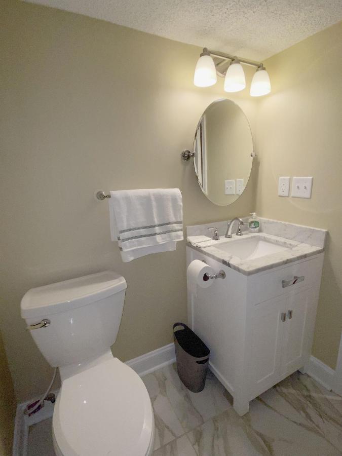 Modern 3-Bedroom, Big Fence Yard, Pets Stay Free Durham Exterior foto