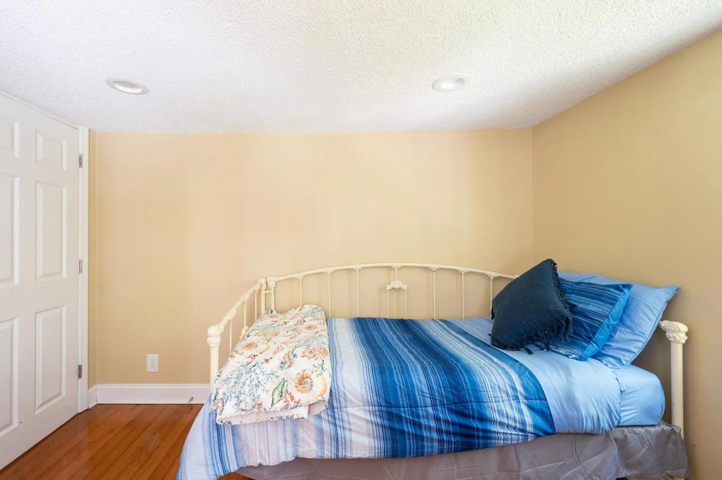 Modern 3-Bedroom, Big Fence Yard, Pets Stay Free Durham Exterior foto